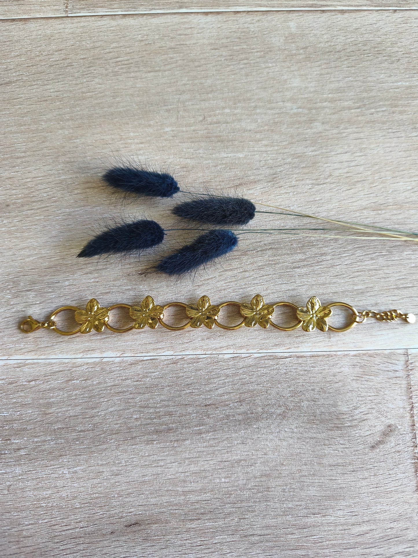 bracelet en acier inoxydable avec fleurs tropicales ou fleurs du bonheur, couleur doré