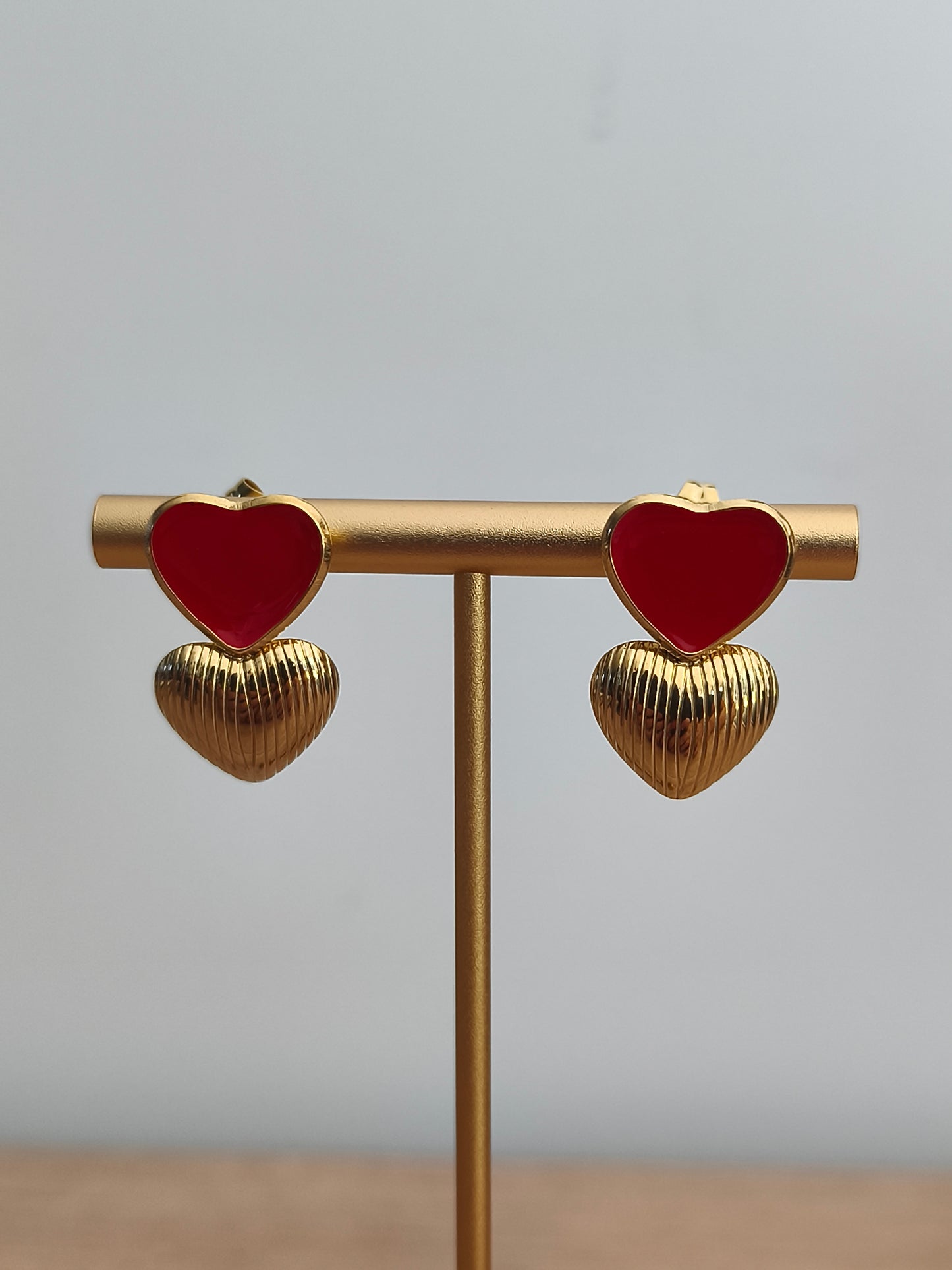 Boucles d'oreilles petit coeur rouge