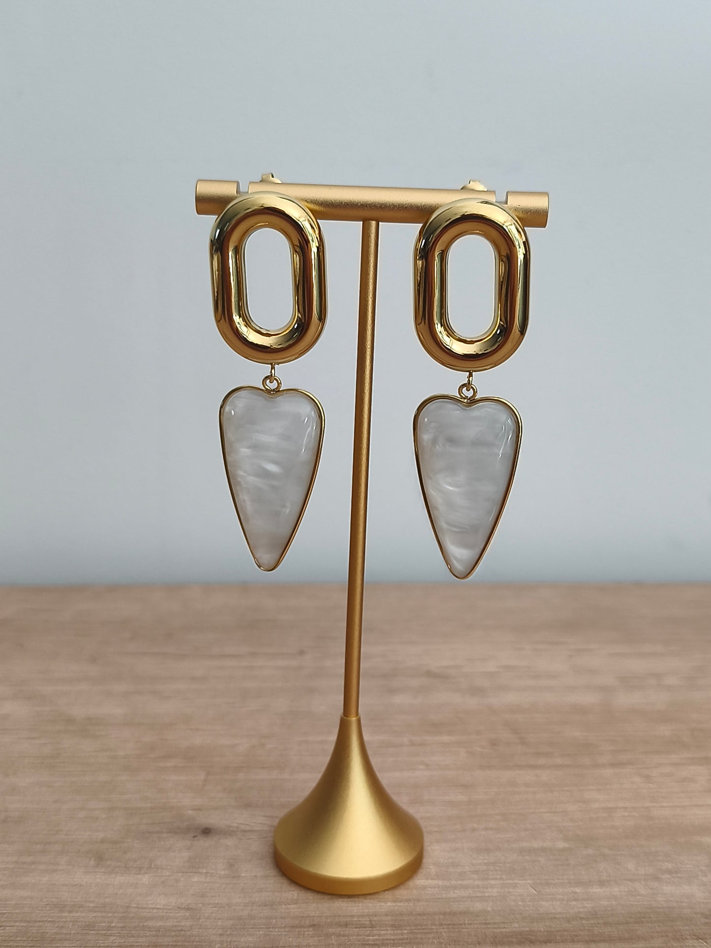 Boucles d'oreilles coeur blanc nacré