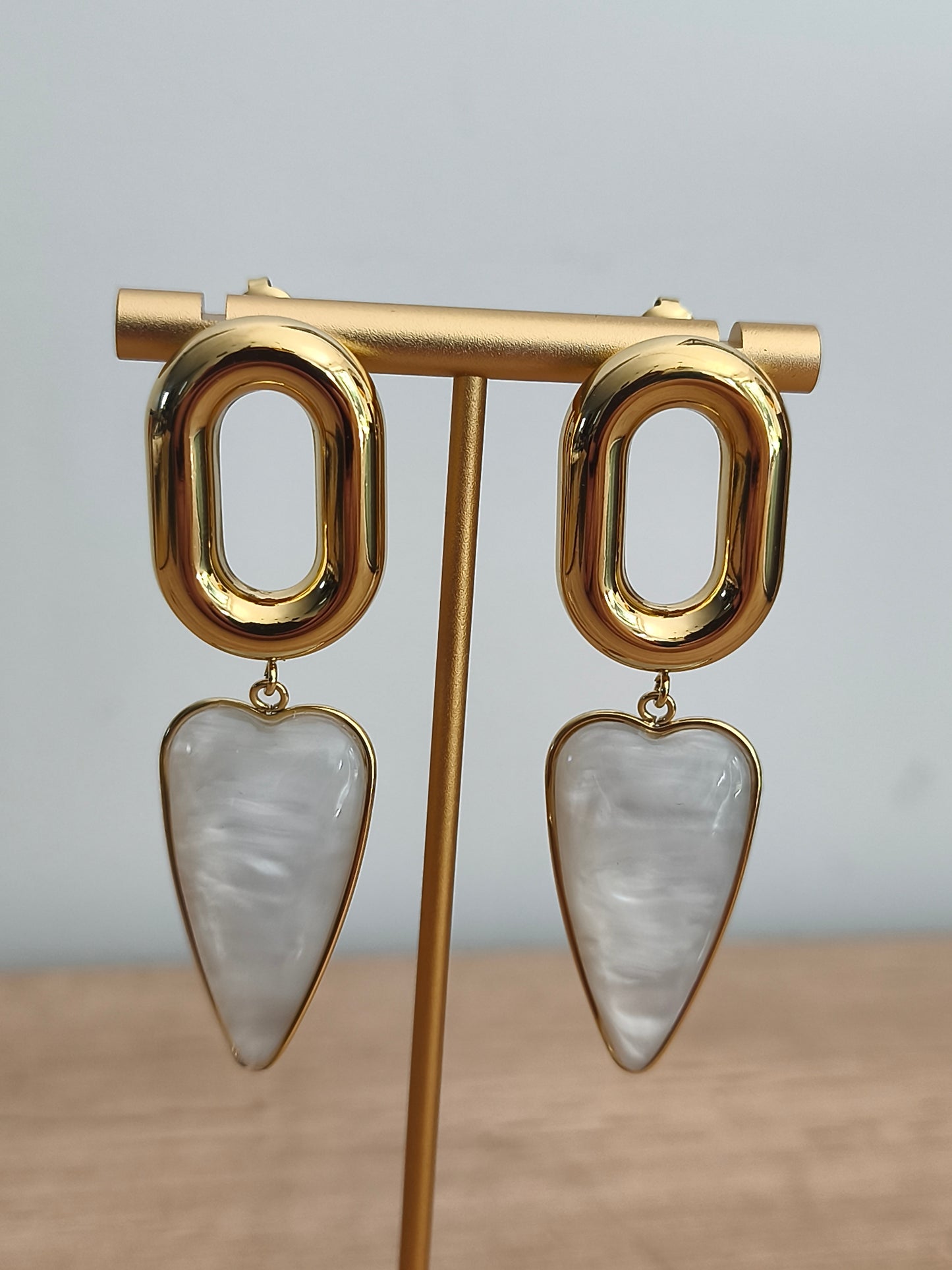 Boucles d'oreilles coeur blanc nacré