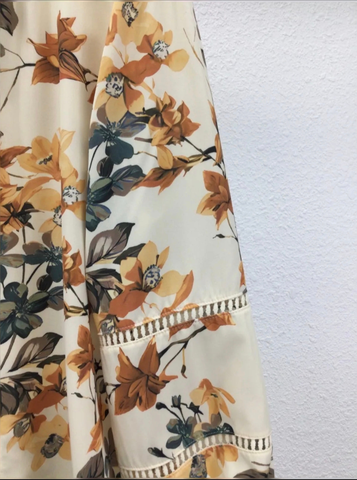 Blouse beige à fleurs