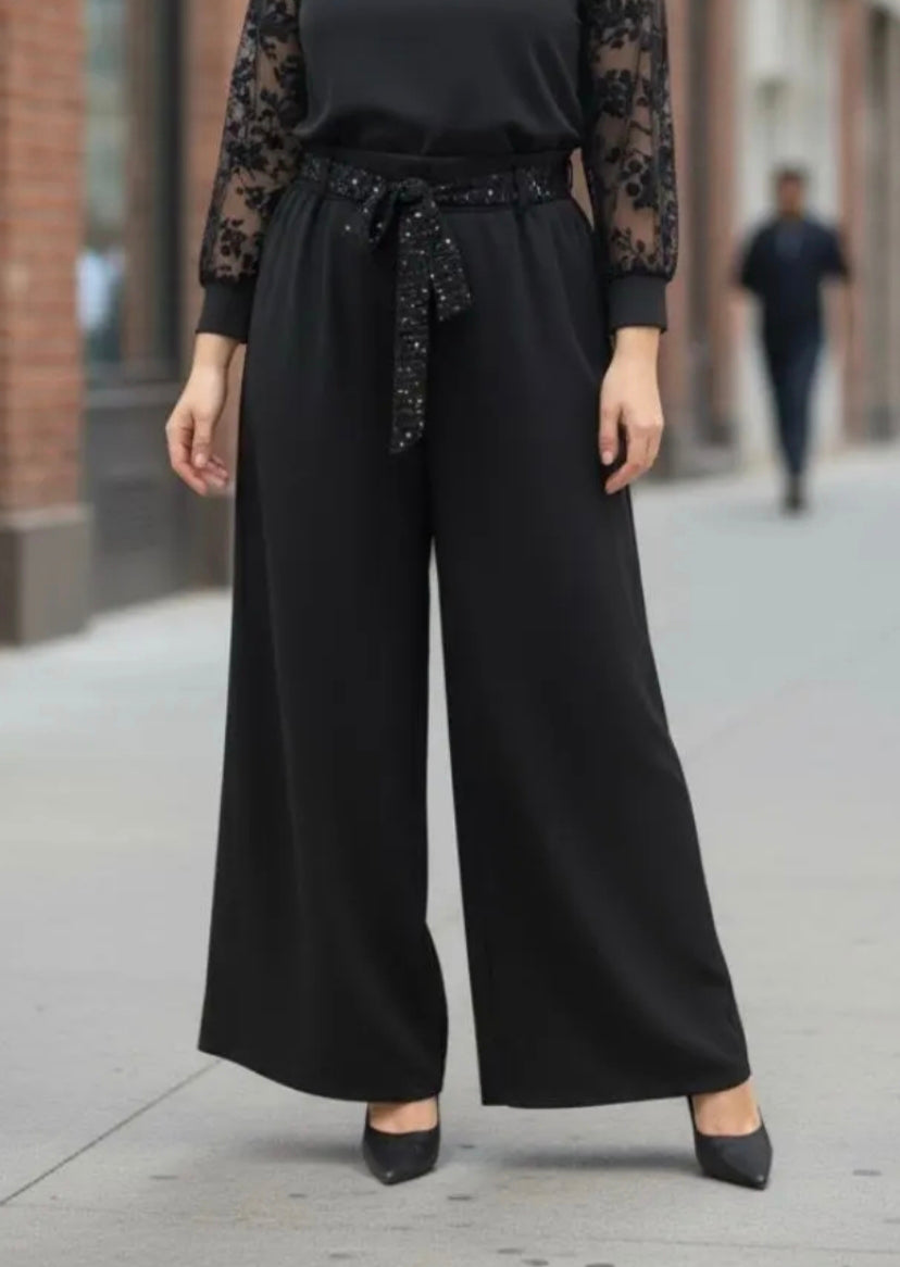 Pantalon noir à ceinture strassée