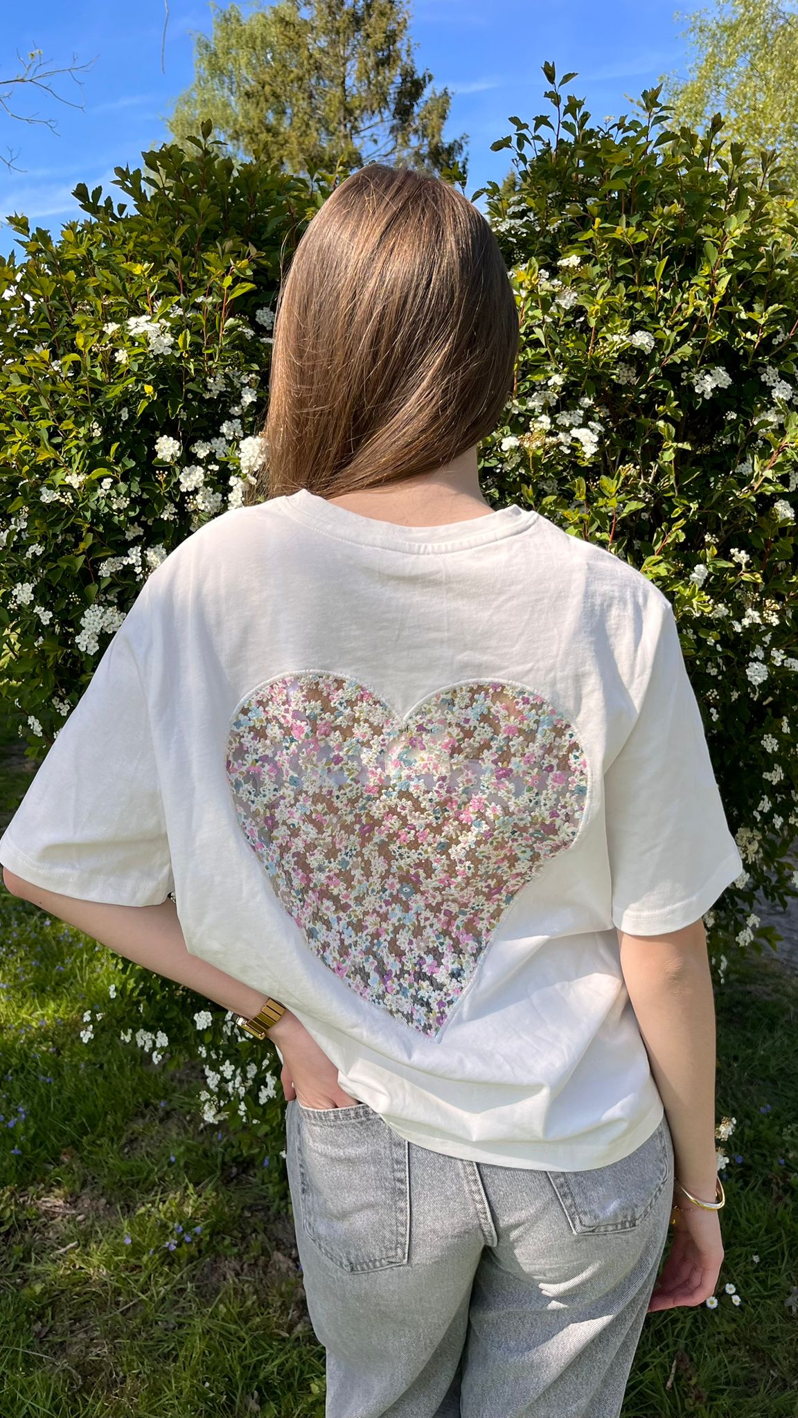 T-shirt coeur fleuri pastel