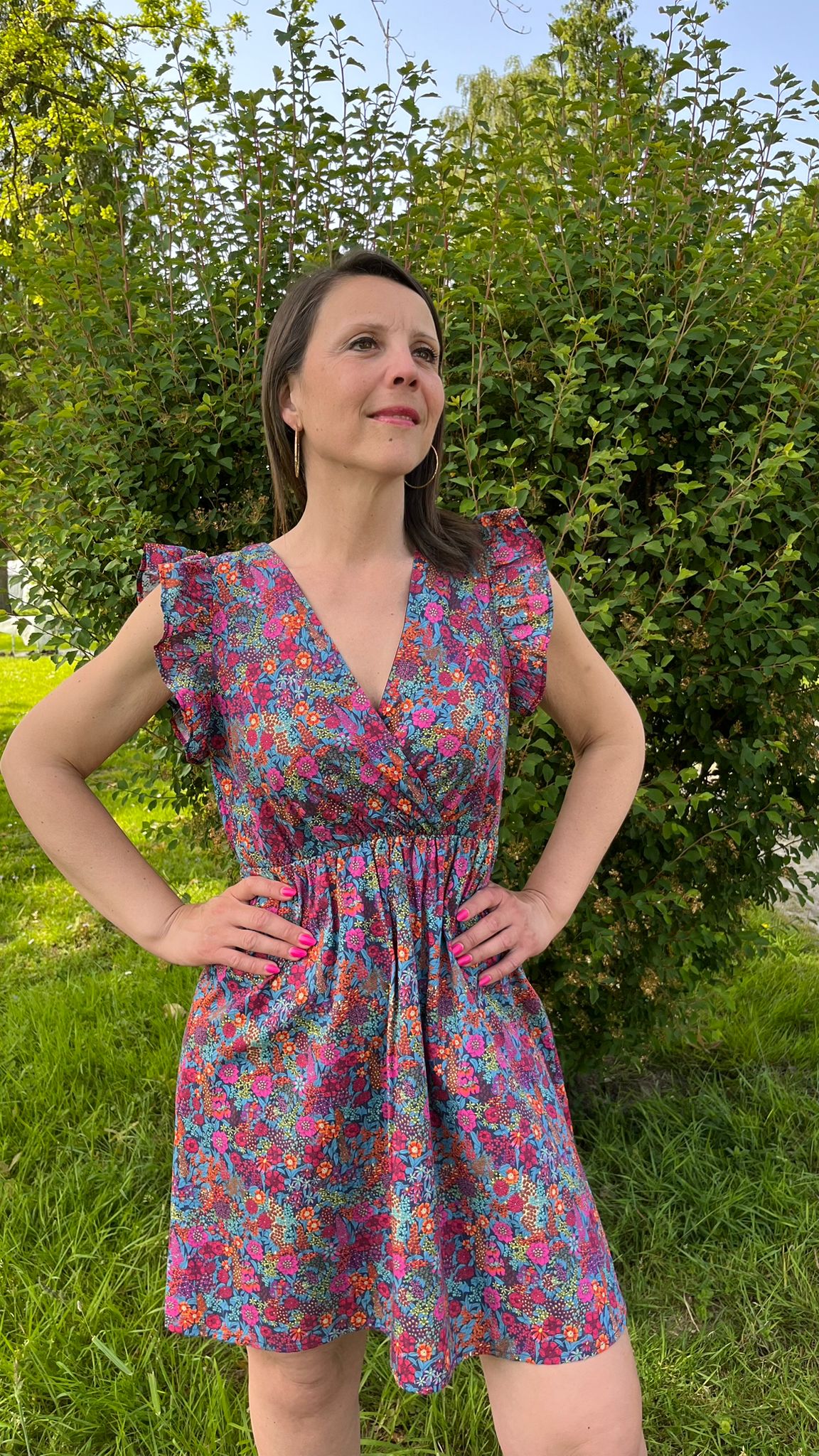 Robe courte fleurie violette