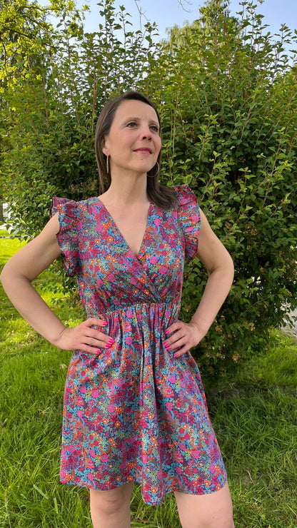 Robe courte fleurie violette