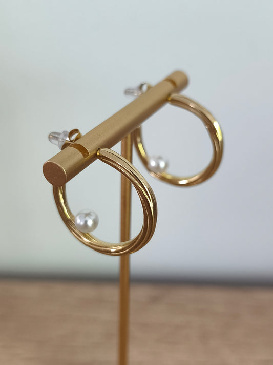 Boucles d'oreilles créoles avec perle