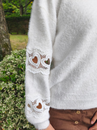 Pull blanc coeur