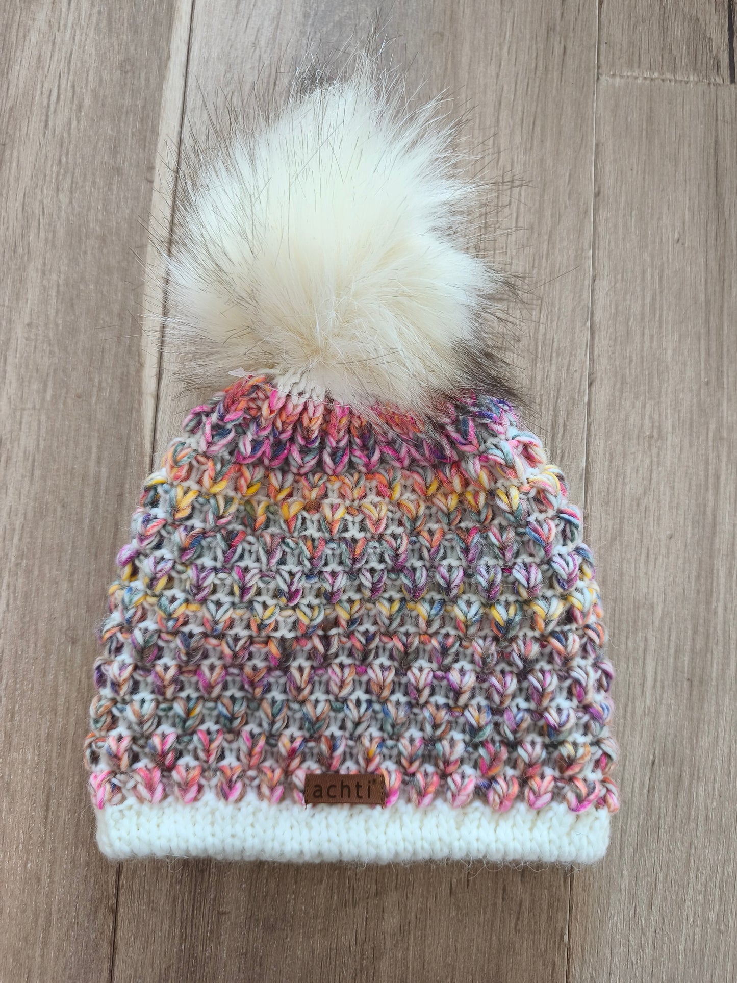 Bonnet crocheté multicolore