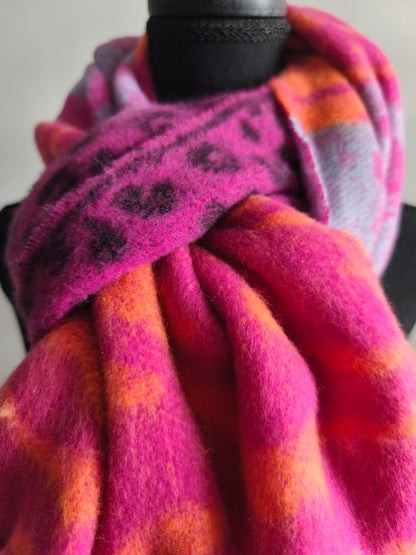 Echarpe rose à franges