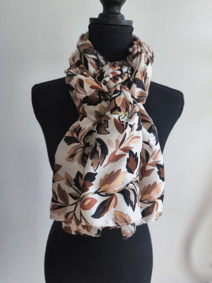 Echarpe beige imprimé feuilles