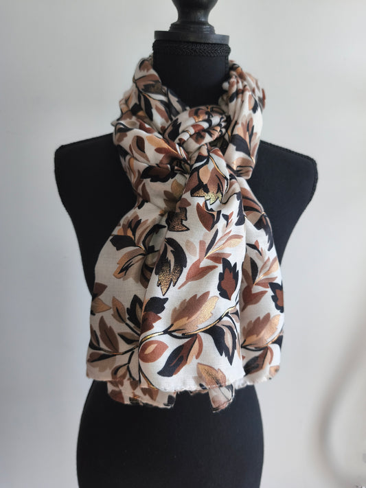Echarpe beige imprimé feuilles