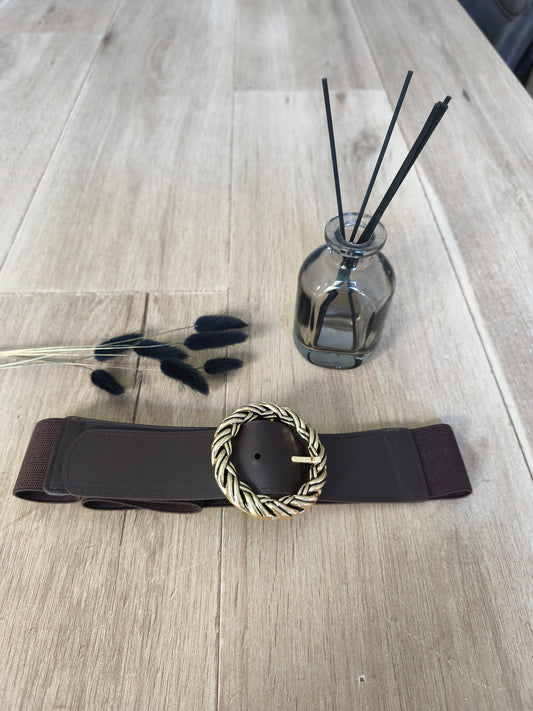 Ceinture large marron avec boucle dorée