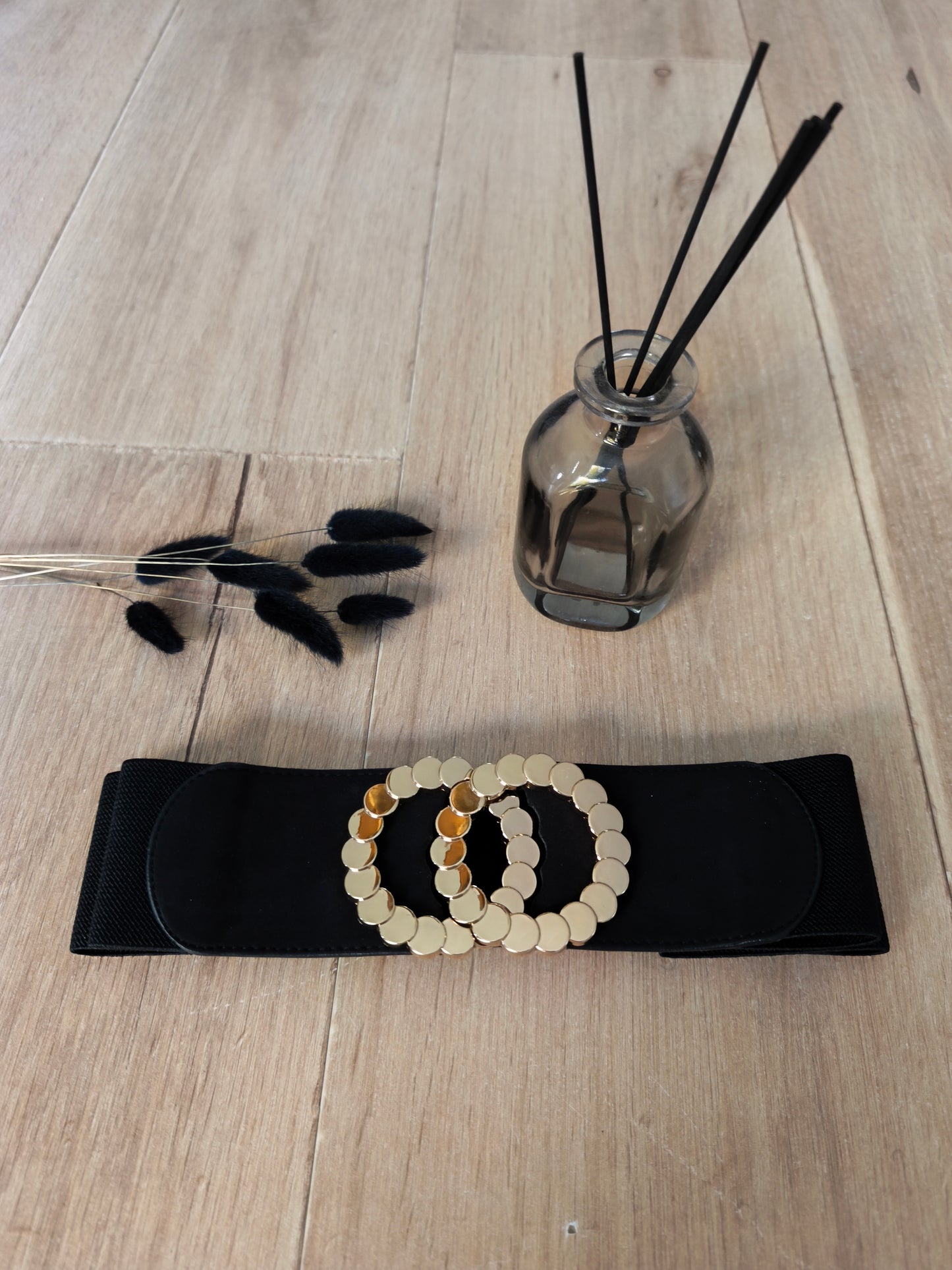 Ceinture large noire avec double boucle dorée