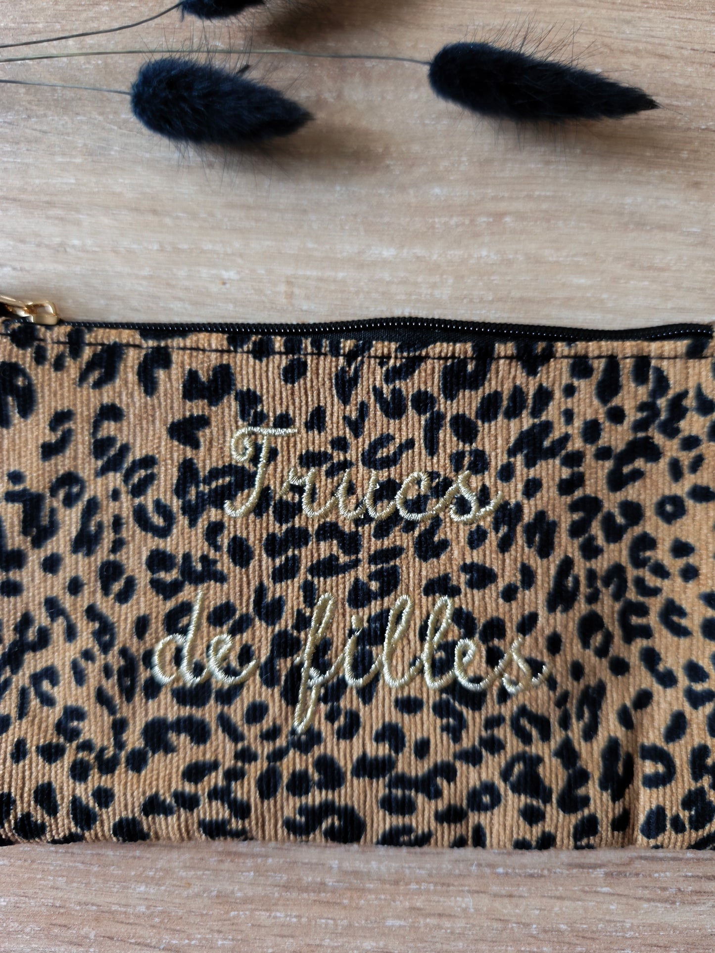 Pochette léopard "Trucs de filles"