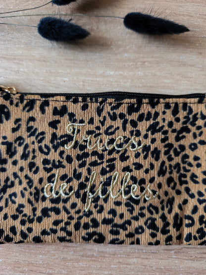 Pochette léopard "Trucs de filles"