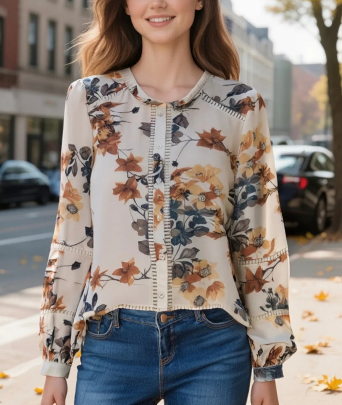 Blouse beige à fleurs