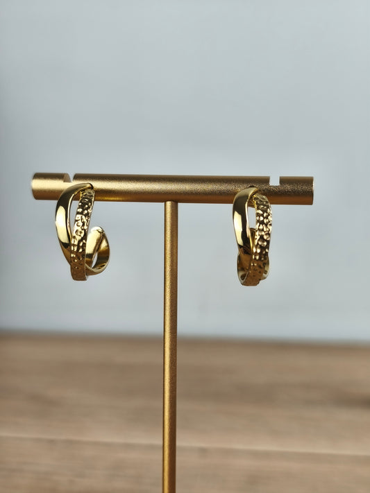 Boucles d'oreilles créoles martelées dorées