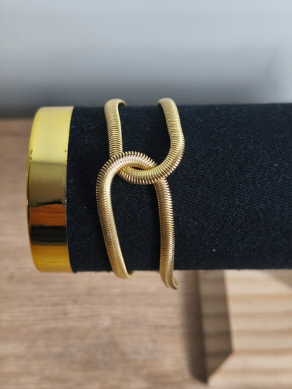 Bracelet doré à double boucle