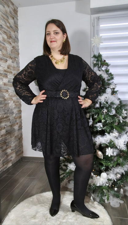 Robe-short noire en dentelle