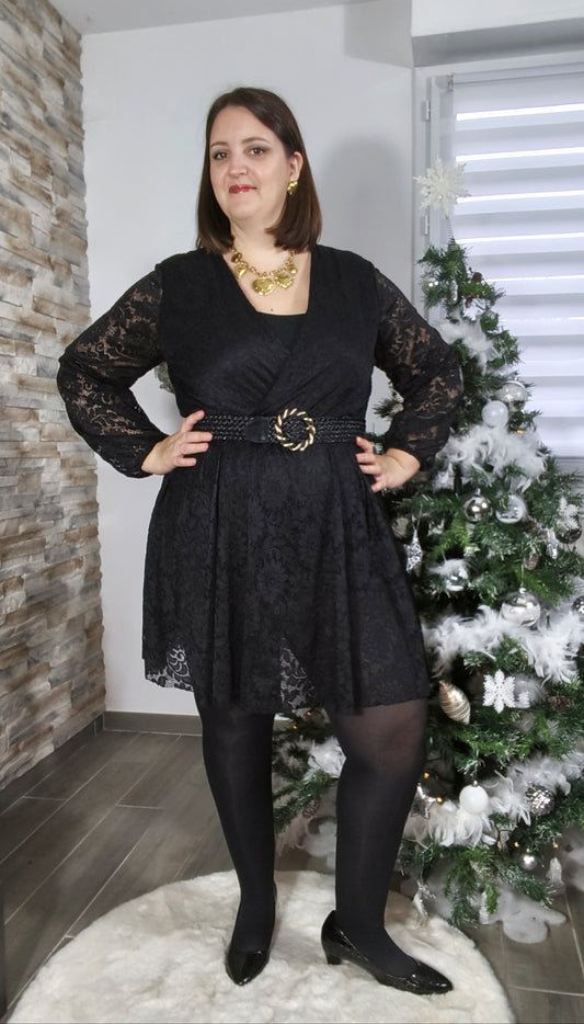Robe-short noire en dentelle