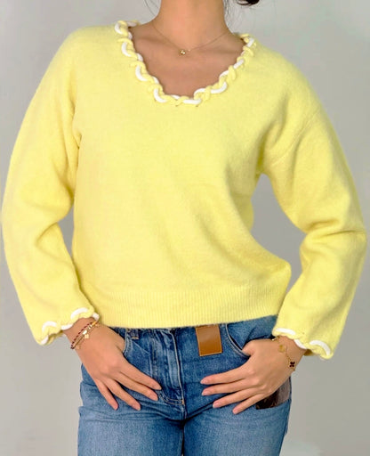 Pull jaune pastel à détails tressés