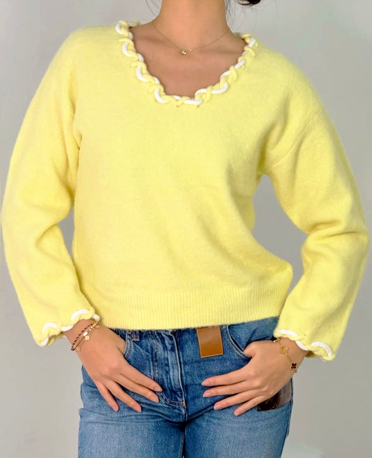 Pull jaune pastel à détails tressés