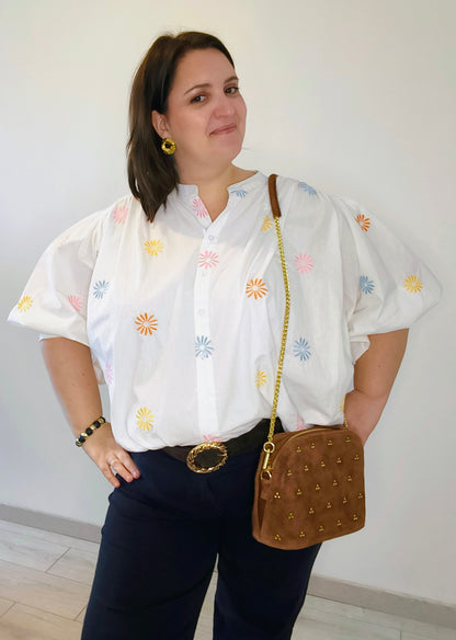 Chemise brodée fleurs multicolores