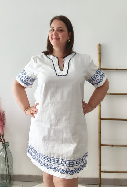 Robe blanche brodée