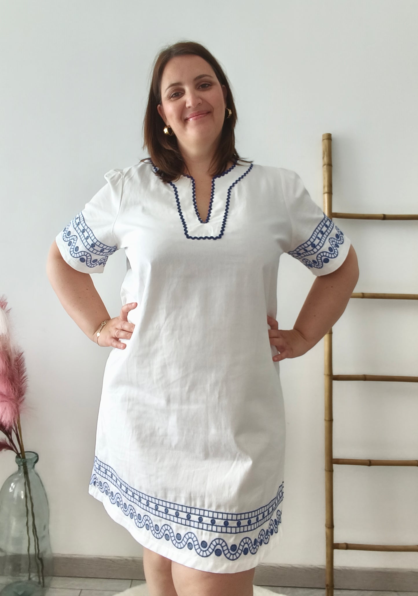 Robe blanche brodée