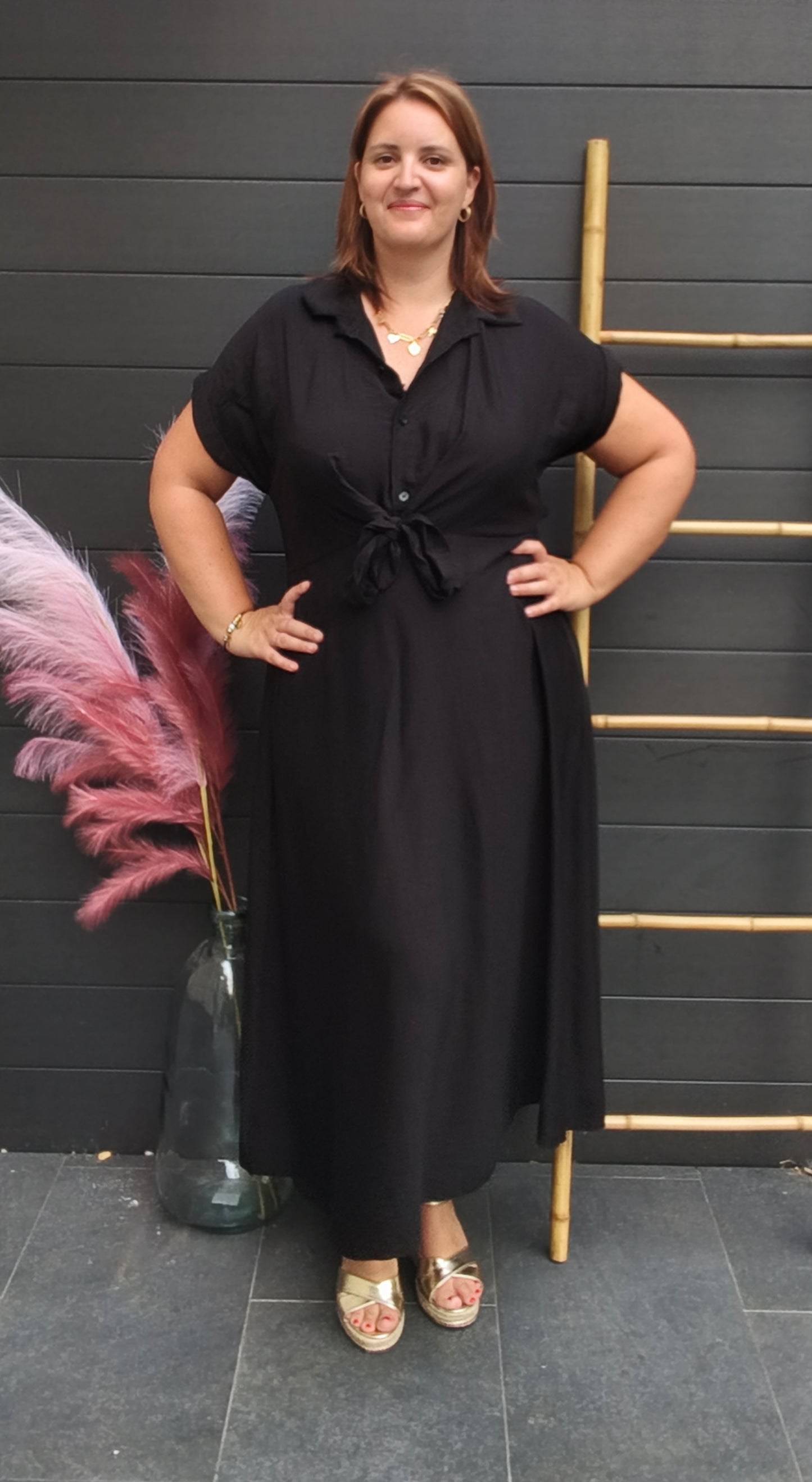 Robe longue noire col chemise