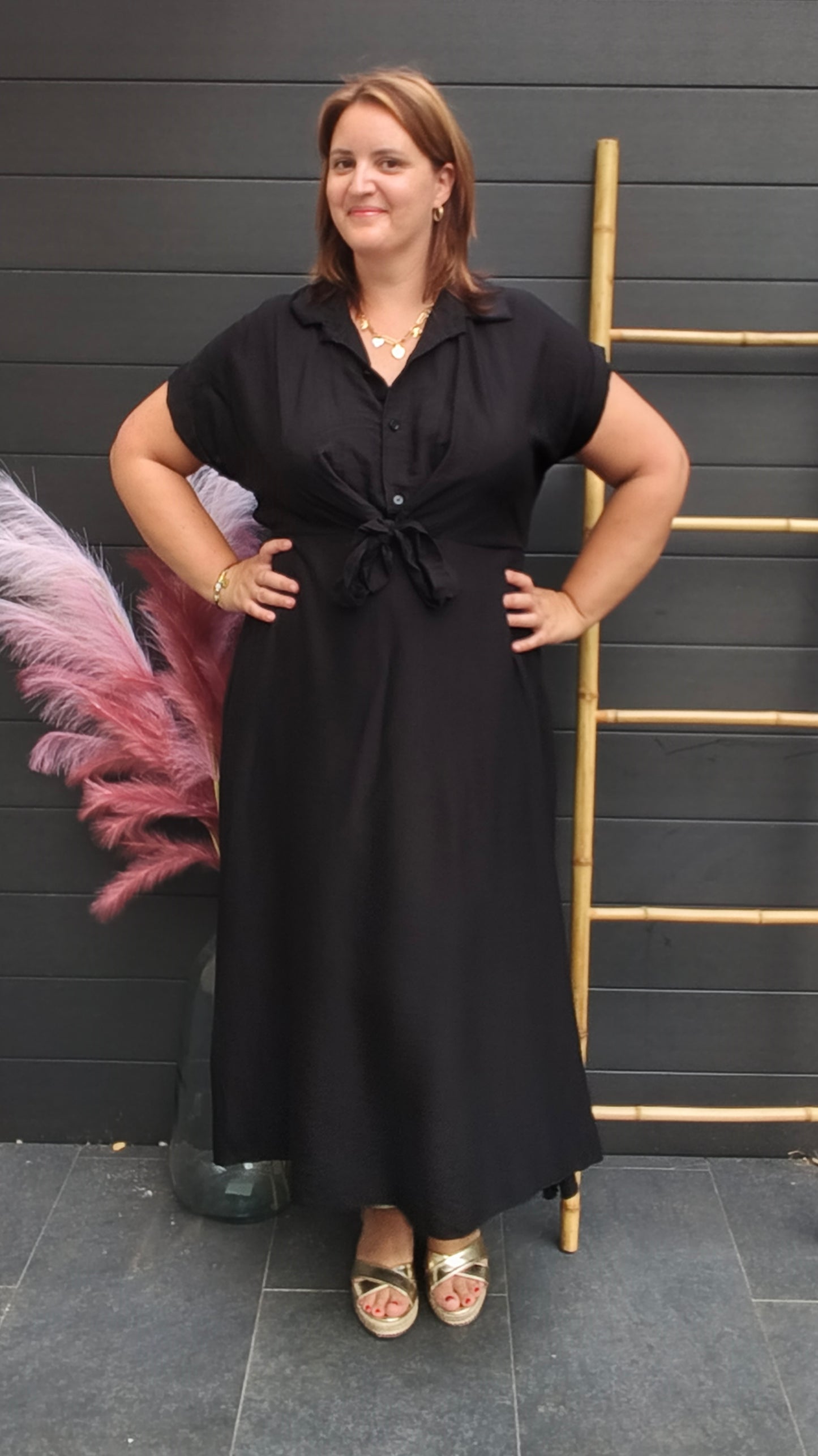 Robe longue noire col chemise