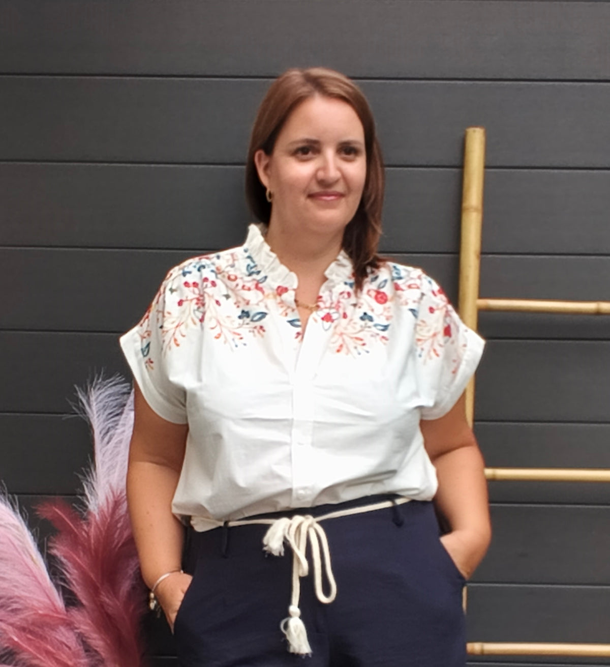 Chemise brodée blanche