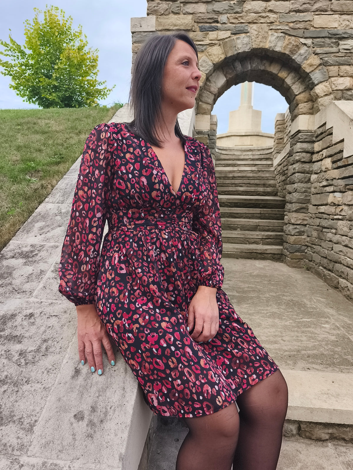 Robe léopard rouge et noir