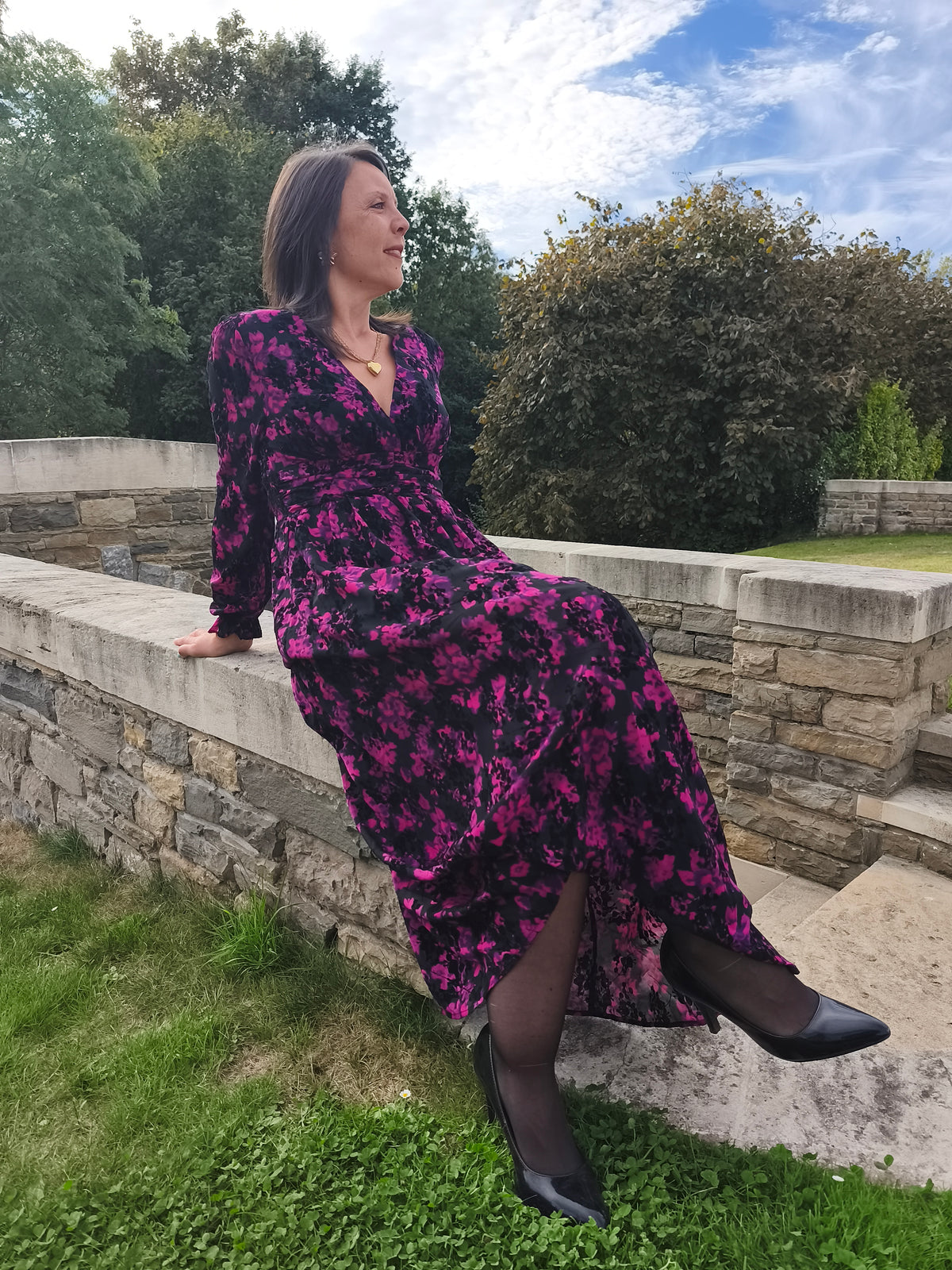 Robe longue fleurie noire et fuchsia